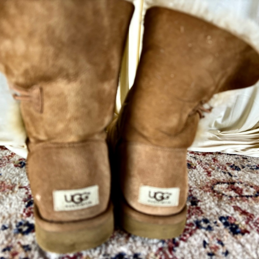 UGG Bailey Button ll Boot size 10 - Picture 10 of 16